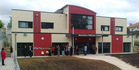 Façade de la bibliothèque municipale